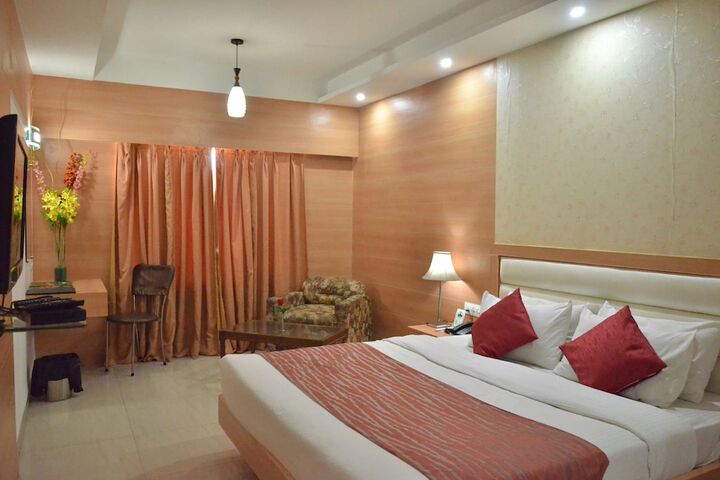 Room 4 of 38