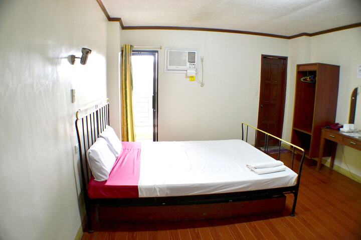 Room 5 of 38