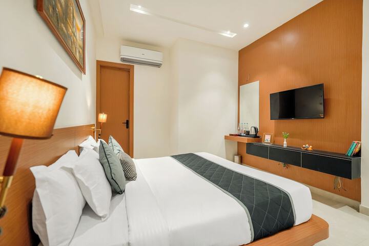 Room 7 of 17