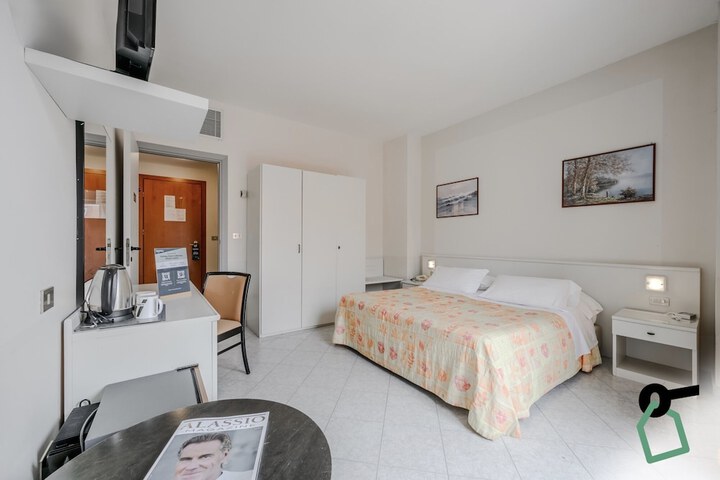 Room 8 of 69