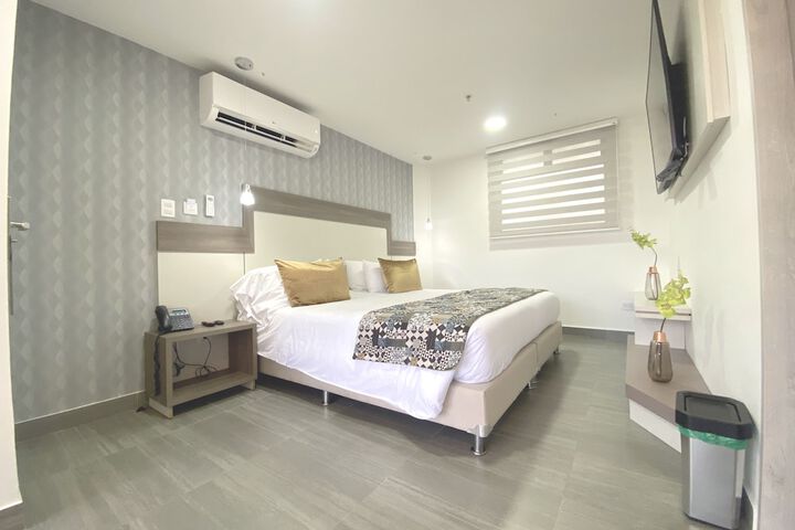Room 27 of 81