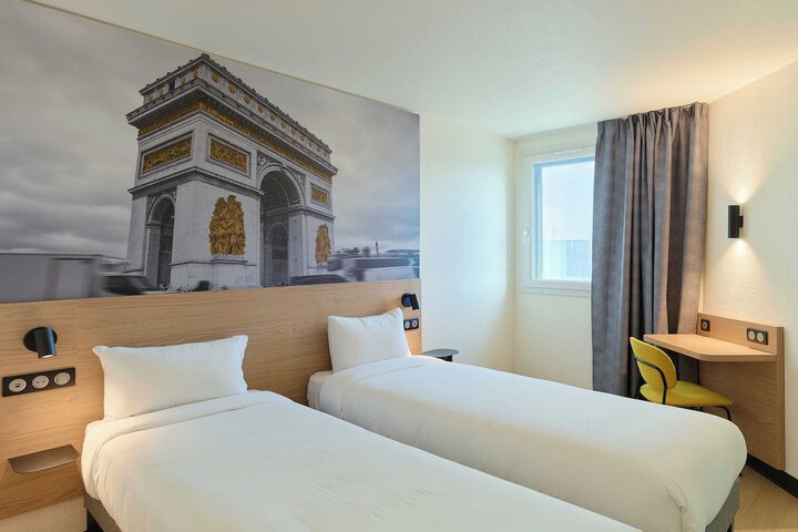 Room 16 of 48