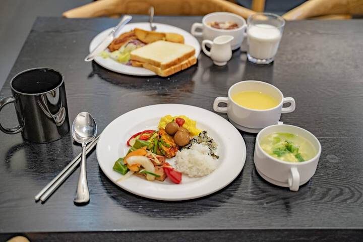 Breakfast/Coffee Service 83 of 95