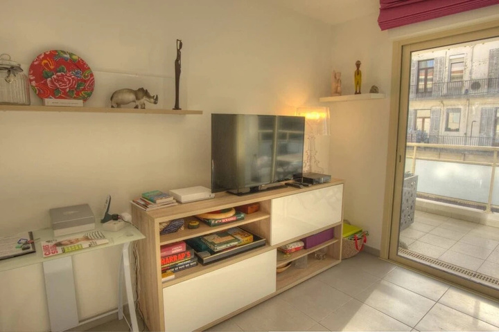 Room 4 of 18