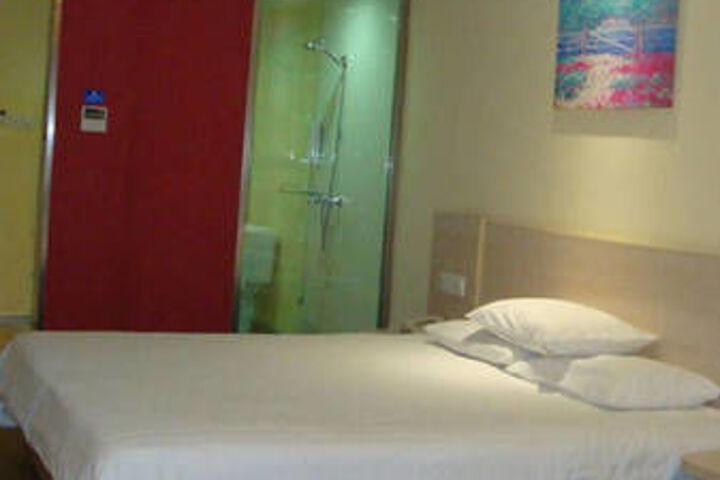 Room 37 of 61