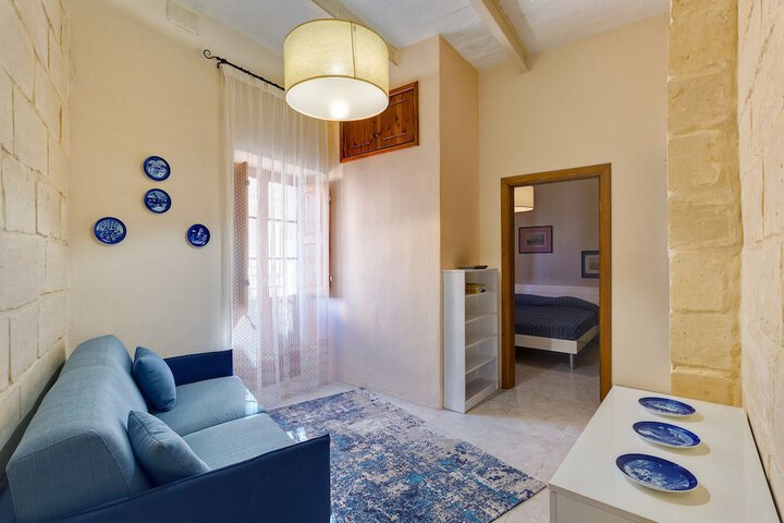 Room 8 of 39