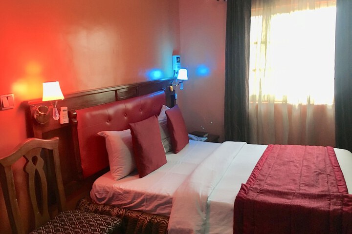 Room 13 of 24