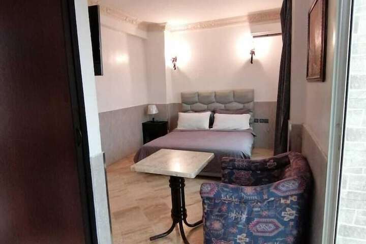 Room 7 of 19