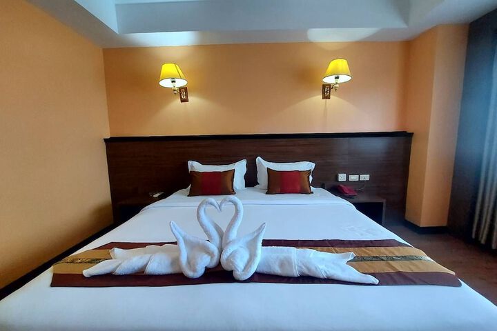 Room 16 of 32