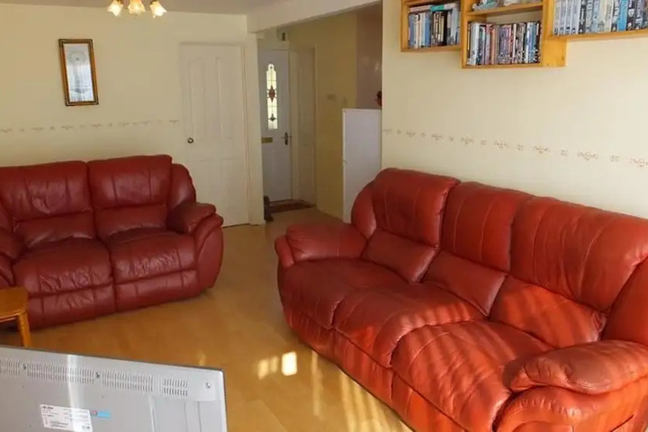 Room 9 of 14