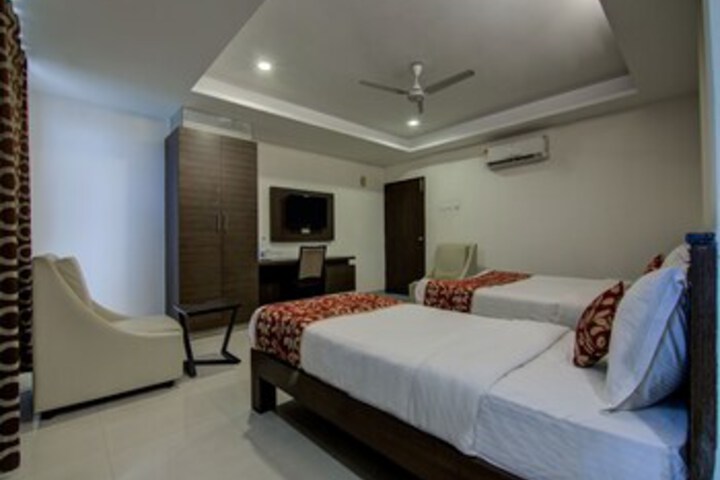 Room 13 of 23