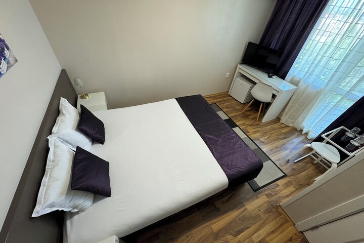 Room 58 of 102