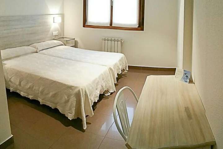 Room 9 of 28