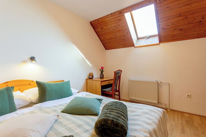 Room 4 of 54