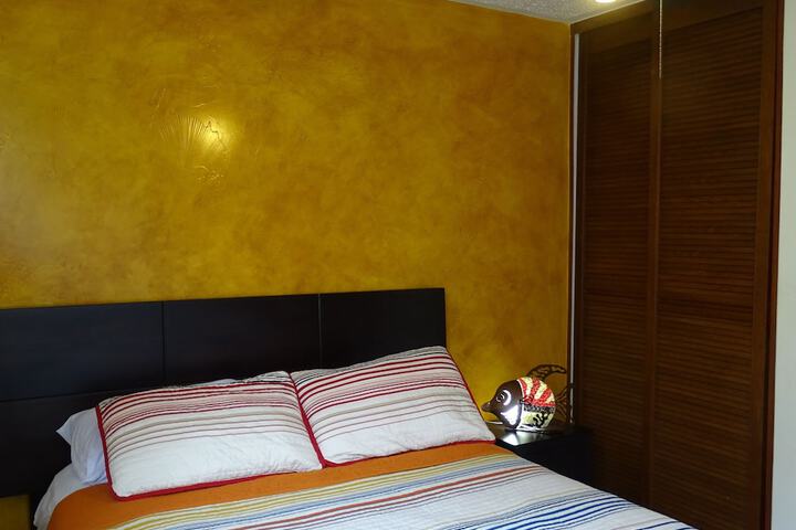 Room 8 of 40