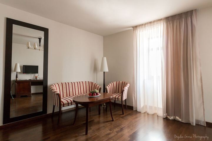 Room 41 of 102