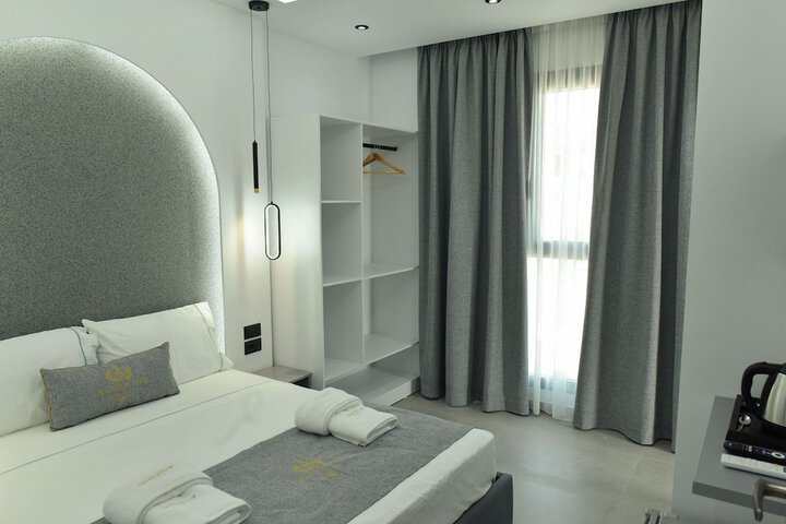 Room 74 of 164