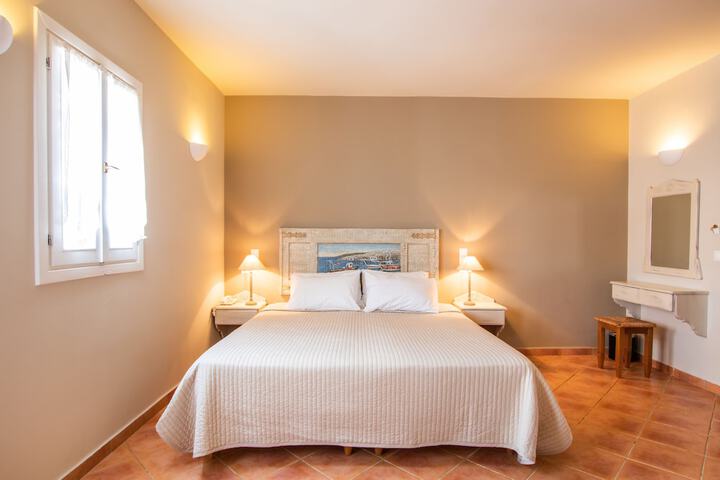 Room 15 of 108