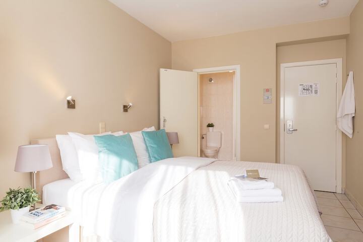 Room 3 of 31