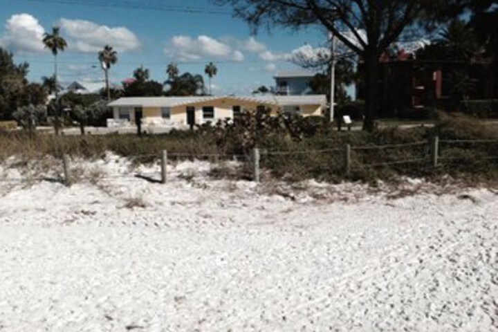 Image of Castnetter Beach Resort 2