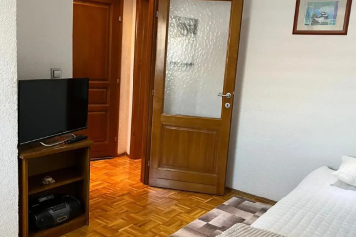 Room 2 of 16