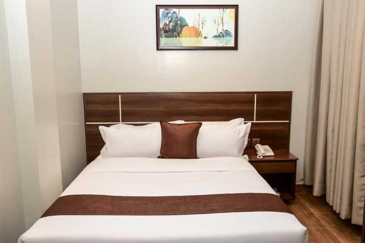Room 19 of 32