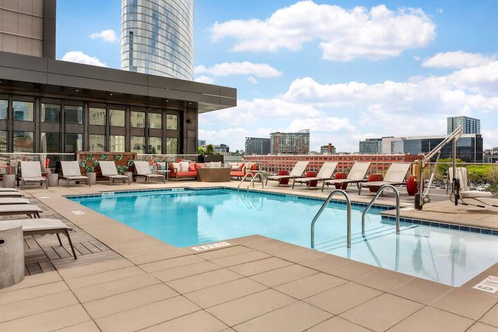 Exterior of Cambria Hotel Nashville Downtown