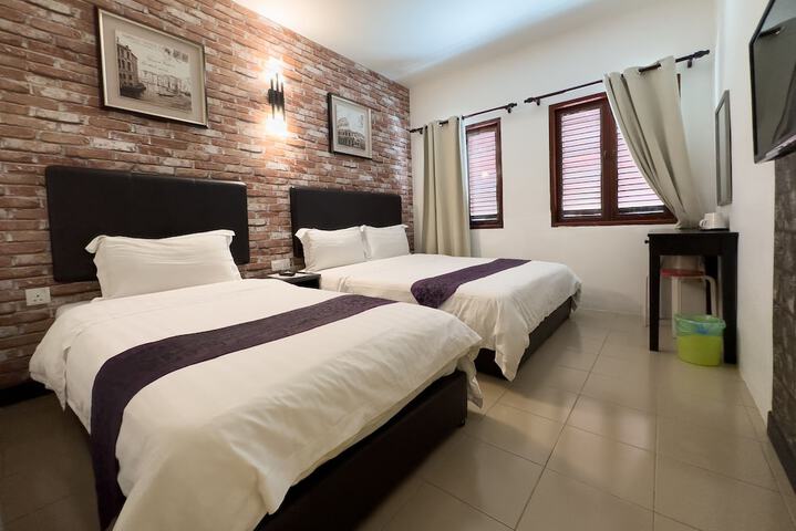 Room 30 of 74