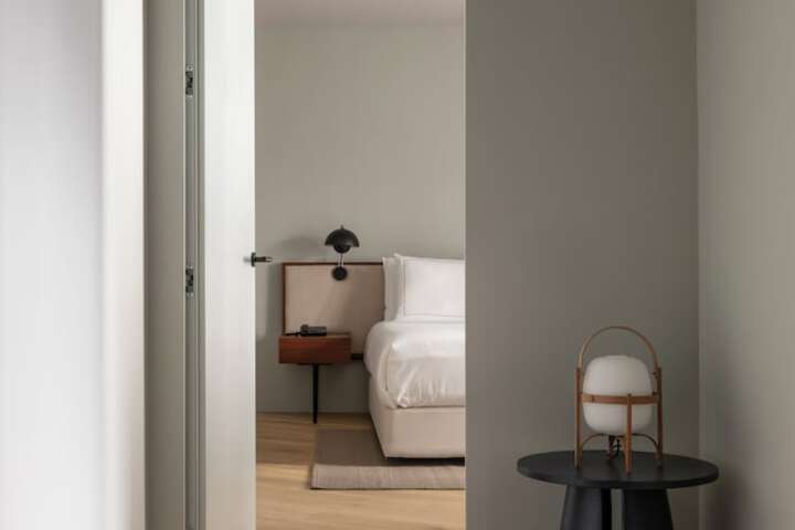Room 4 of 66