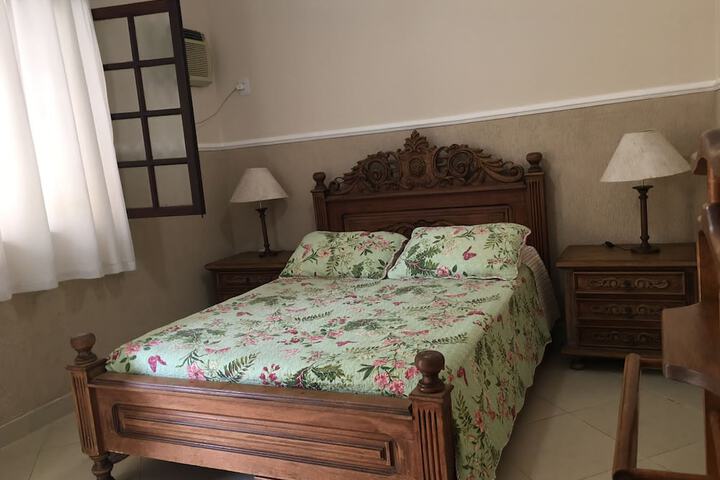 Room 8 of 18