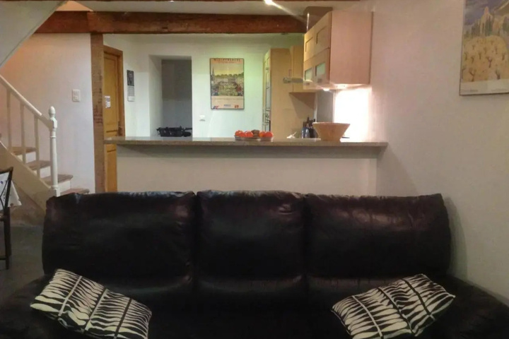 Room 6 of 13