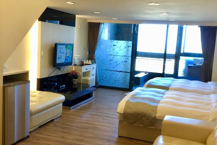 Room 21 of 32
