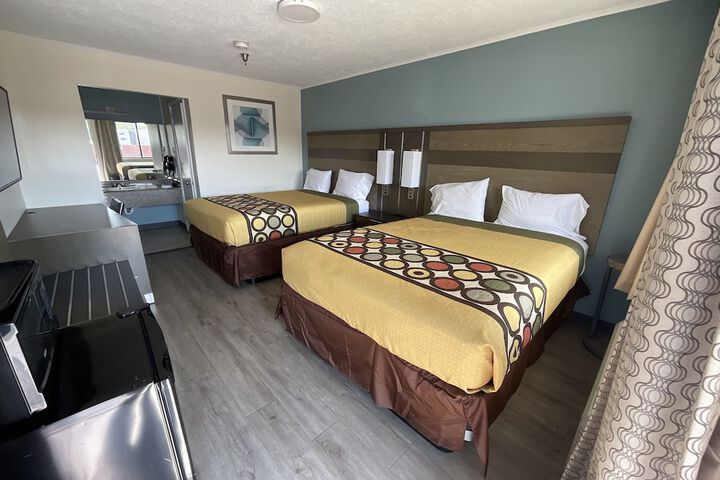 Room 16 of 18