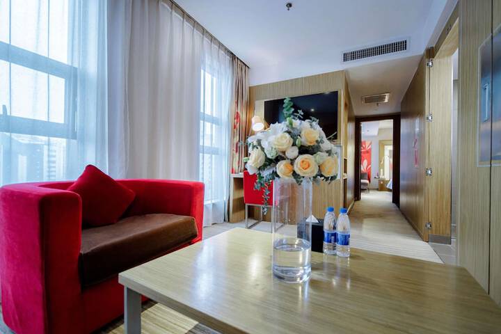 Room 62 of 183