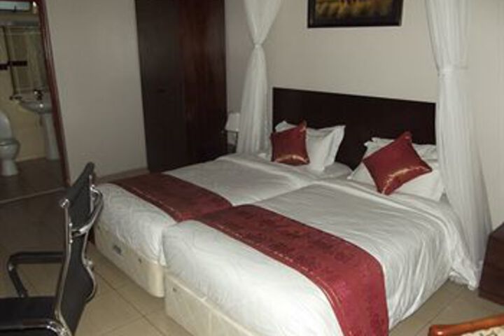 Room 15 of 25