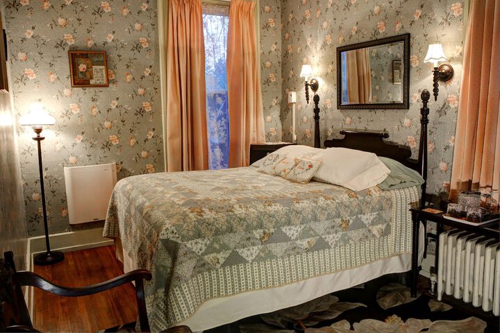 Room 25 of 46