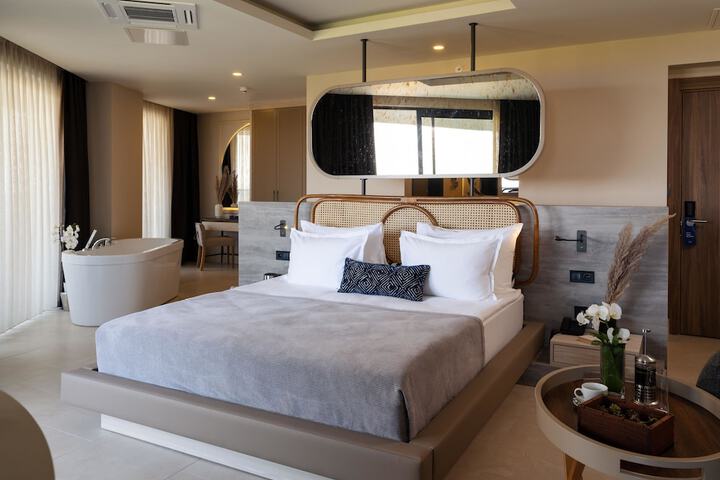 Room 27 of 170