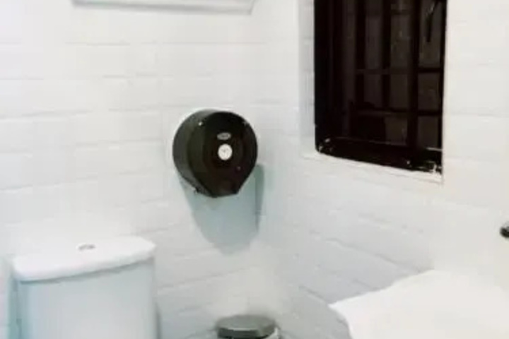 Room 6 of 6