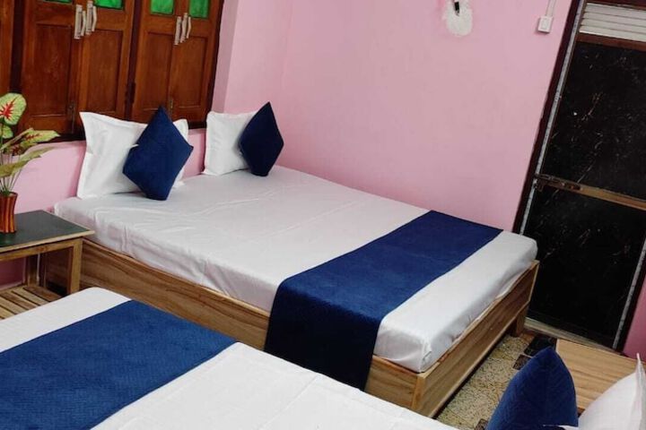 Room 8 of 17