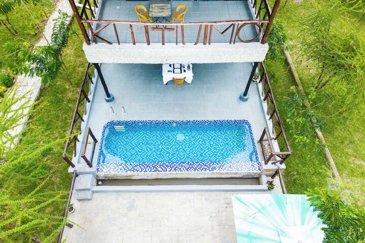Pool 13 of 25