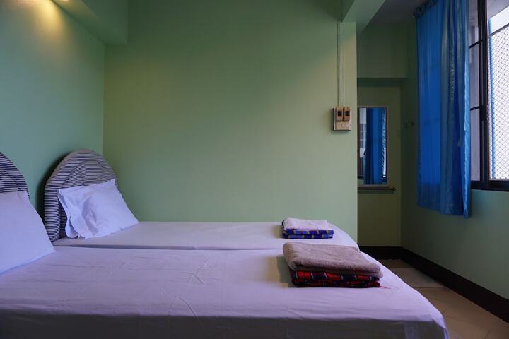 Room 18 of 49