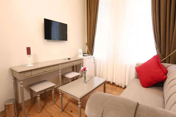 Room 14 of 19