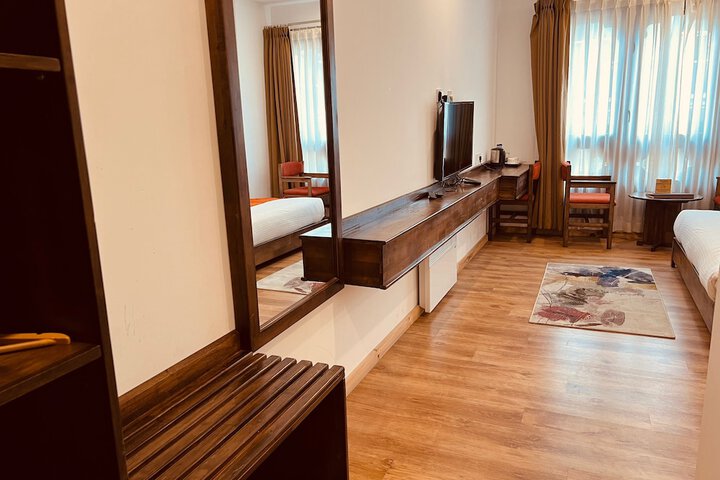 Room 12 of 33