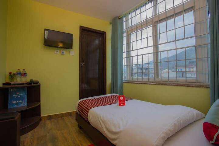 Room 10 of 30