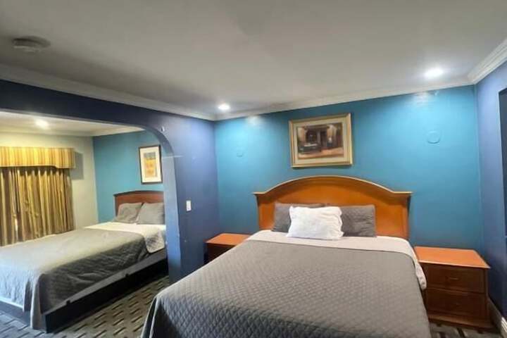 Room 11 of 36