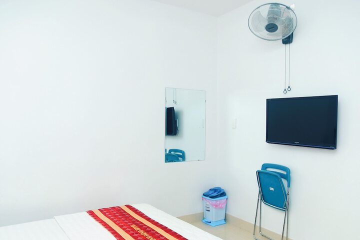 Room 8 of 30