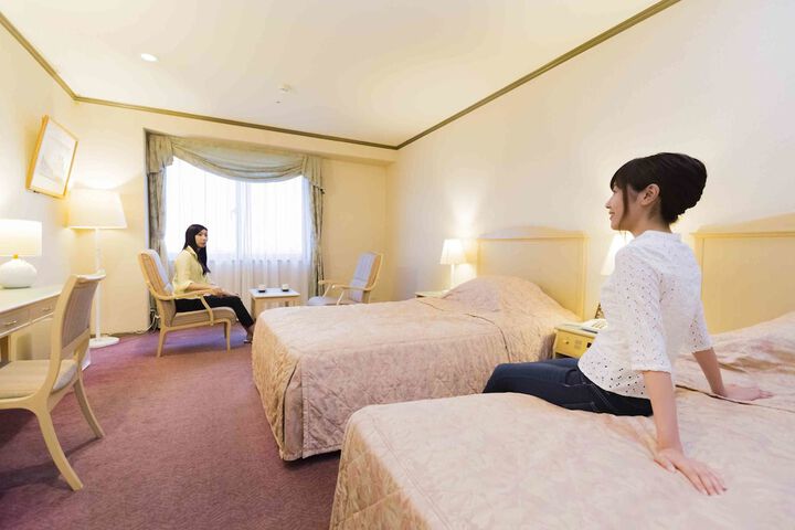 Room 5 of 35