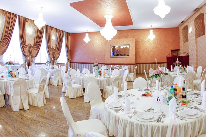 Ballroom/Hall 82 of 86