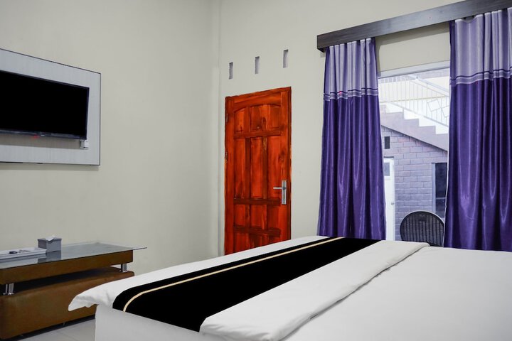 Room 12 of 25