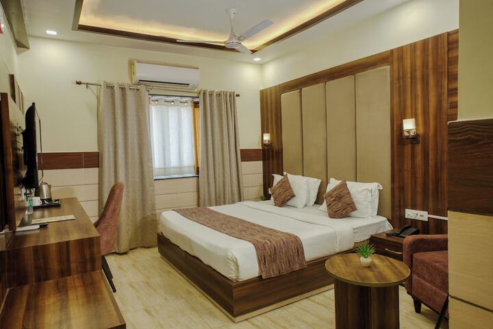 Room 34 of 123